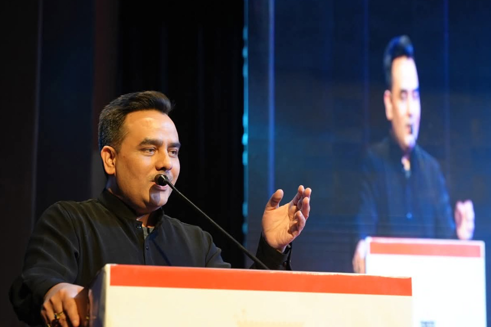 क्या तकसीम (बंटवारा) करुं कुछ बचा ही नहीं, ये बहुत बाद में समझ में आया कुछ था ही नहीं।